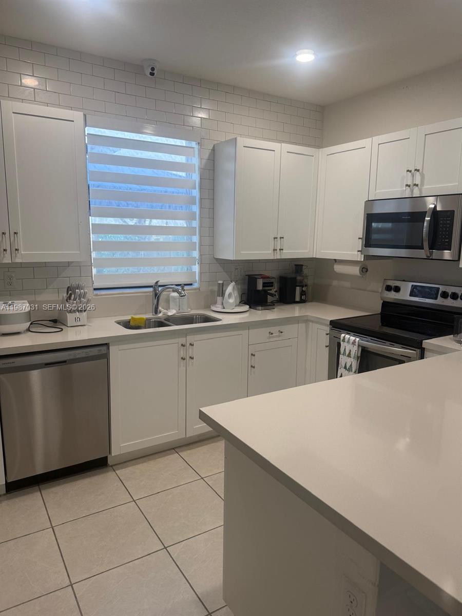 RIVERSIDE PARK TOWNHOUSE - Residential Lease