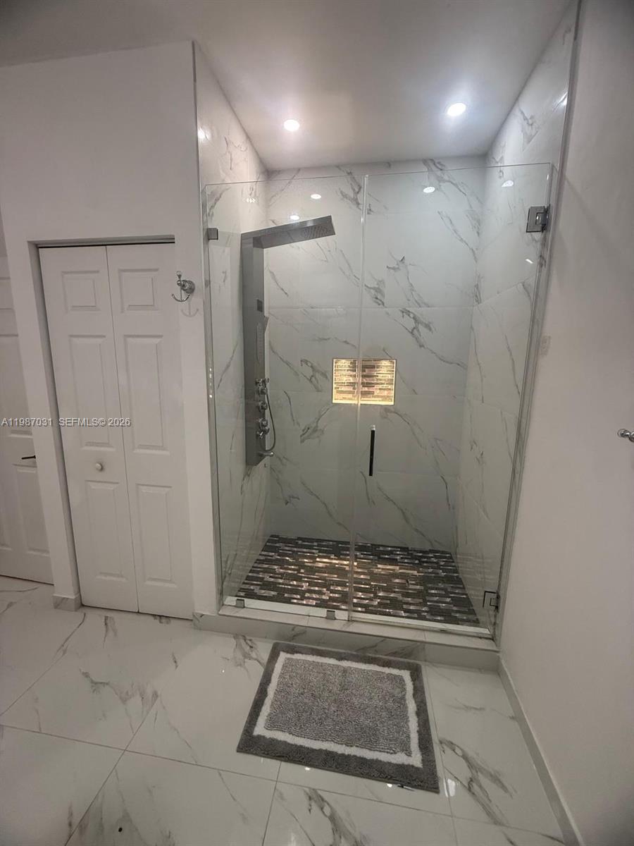 RIVERSIDE PARK TOWNHOUSE - Residential Lease