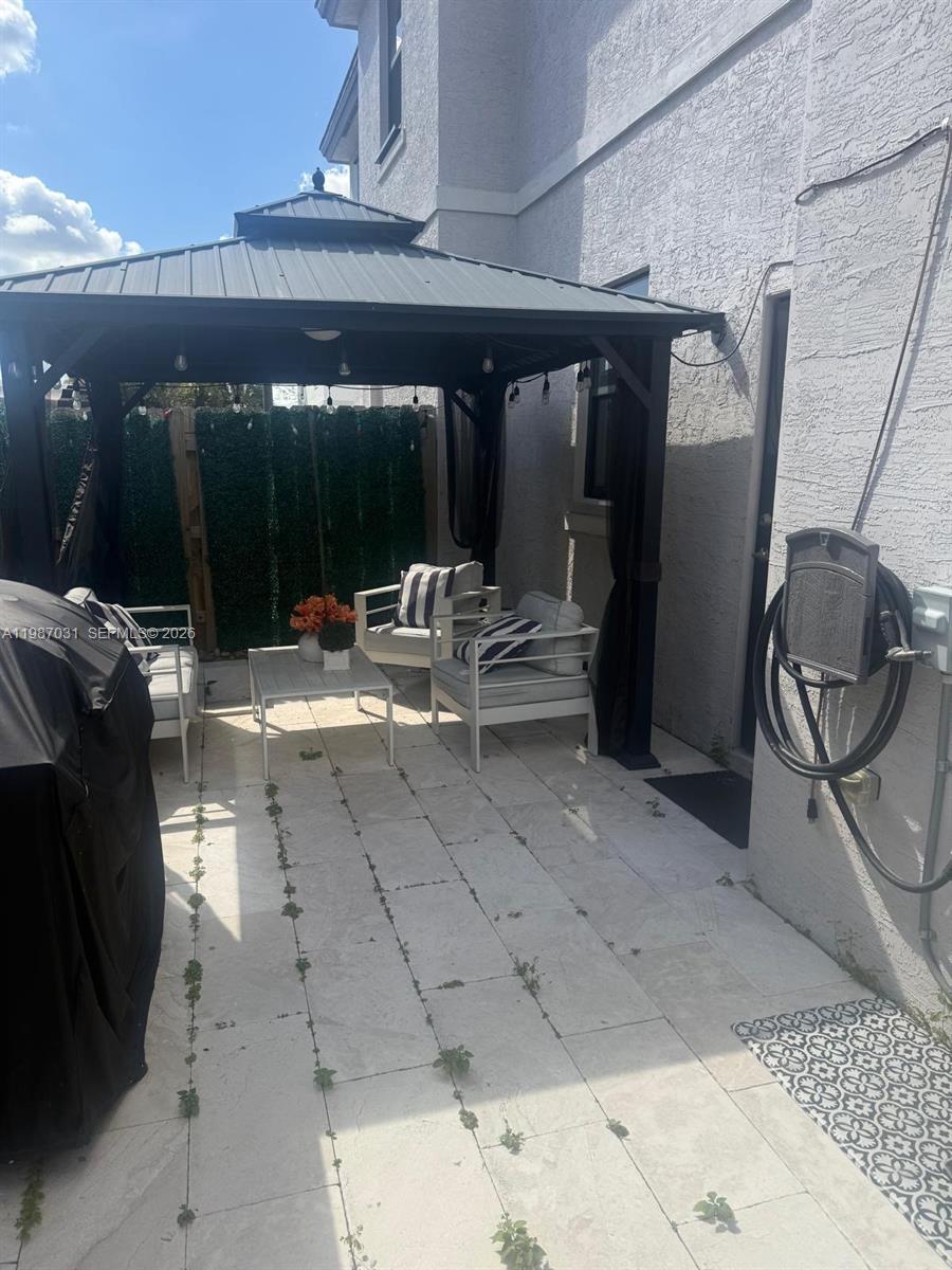 RIVERSIDE PARK TOWNHOUSE - Residential Lease