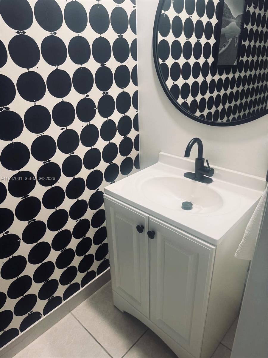 RIVERSIDE PARK TOWNHOUSE - Residential Lease