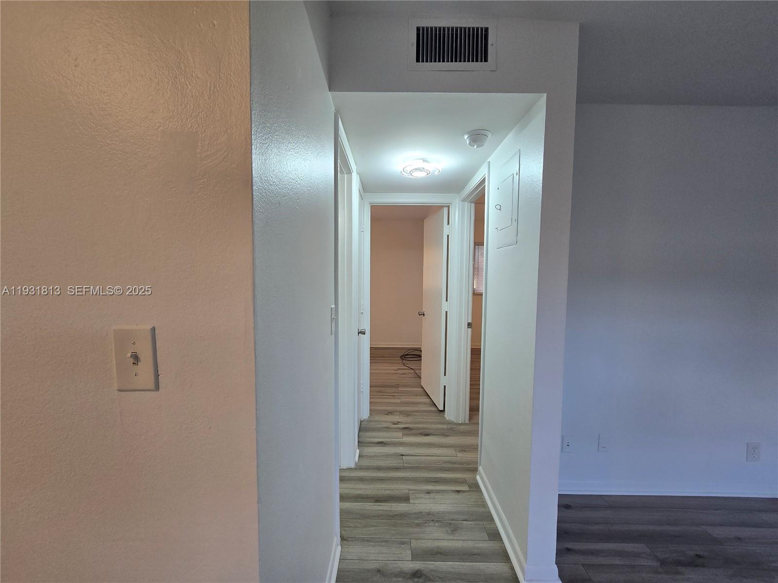 VILLAGE PARK AT OAKLAND C - Residential Lease