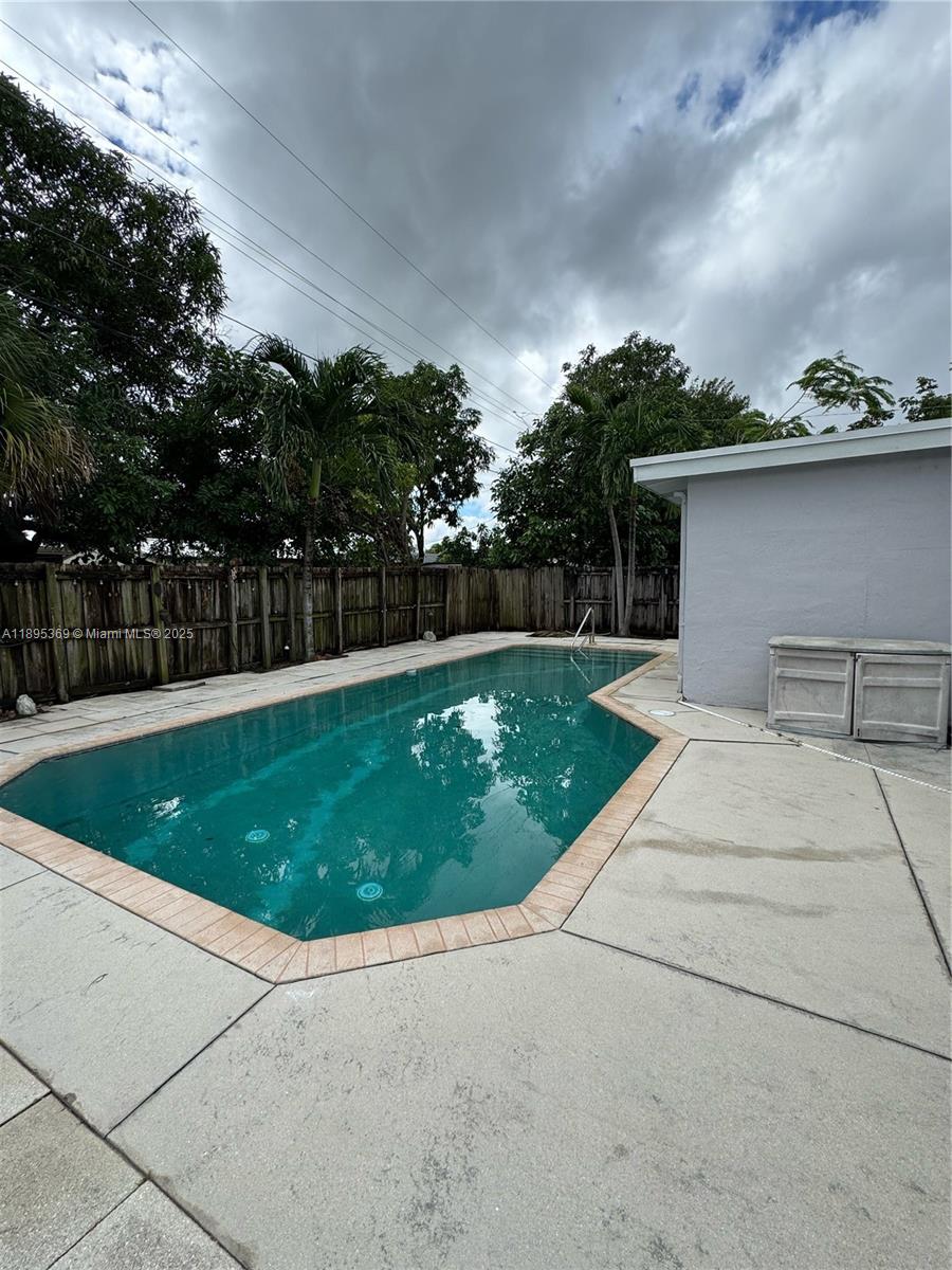 230 NW 55th St