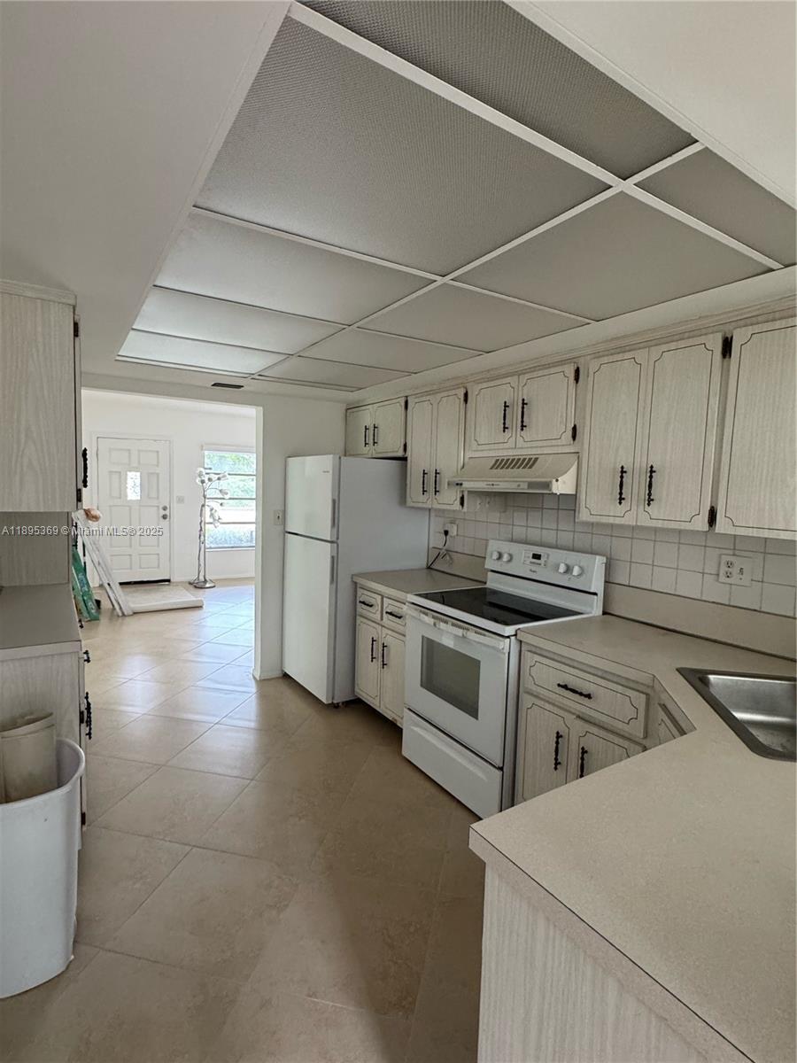 NORTH ANDREWS TERRACE FIR - Residential