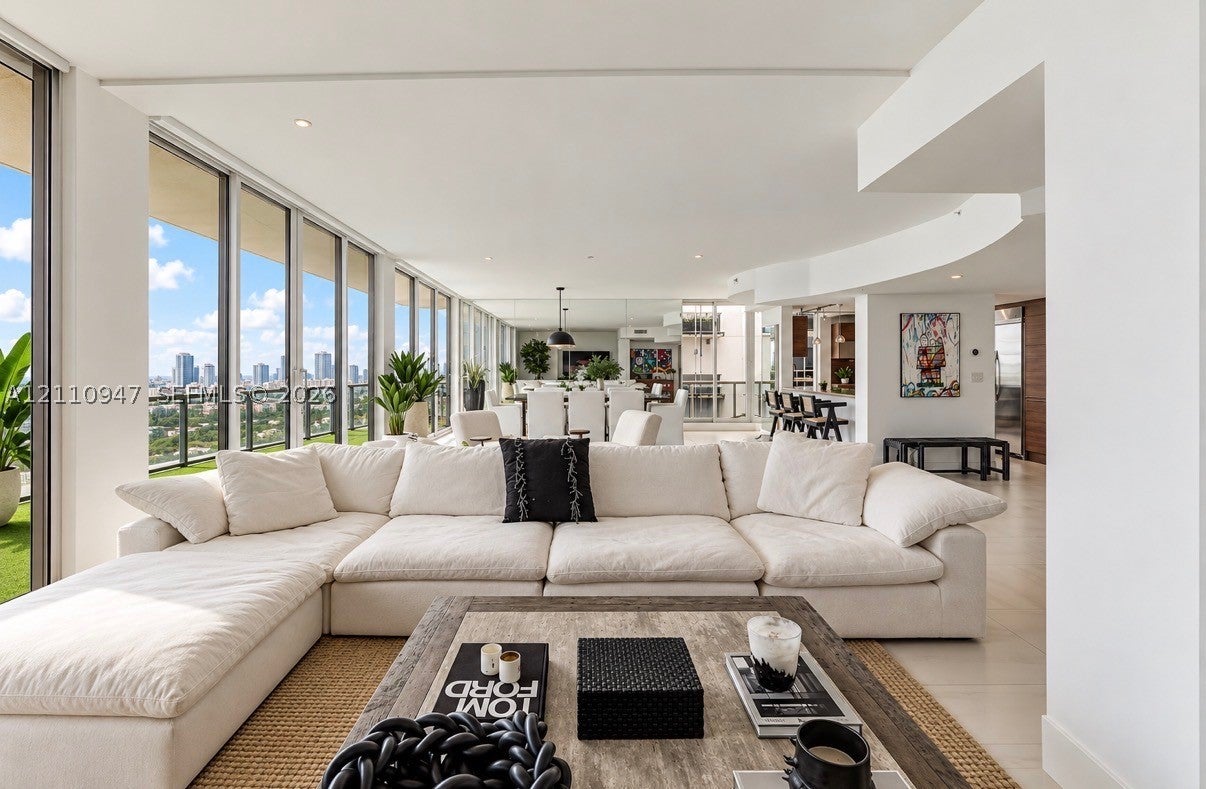 1900 Sunset Harbour Dr PH05