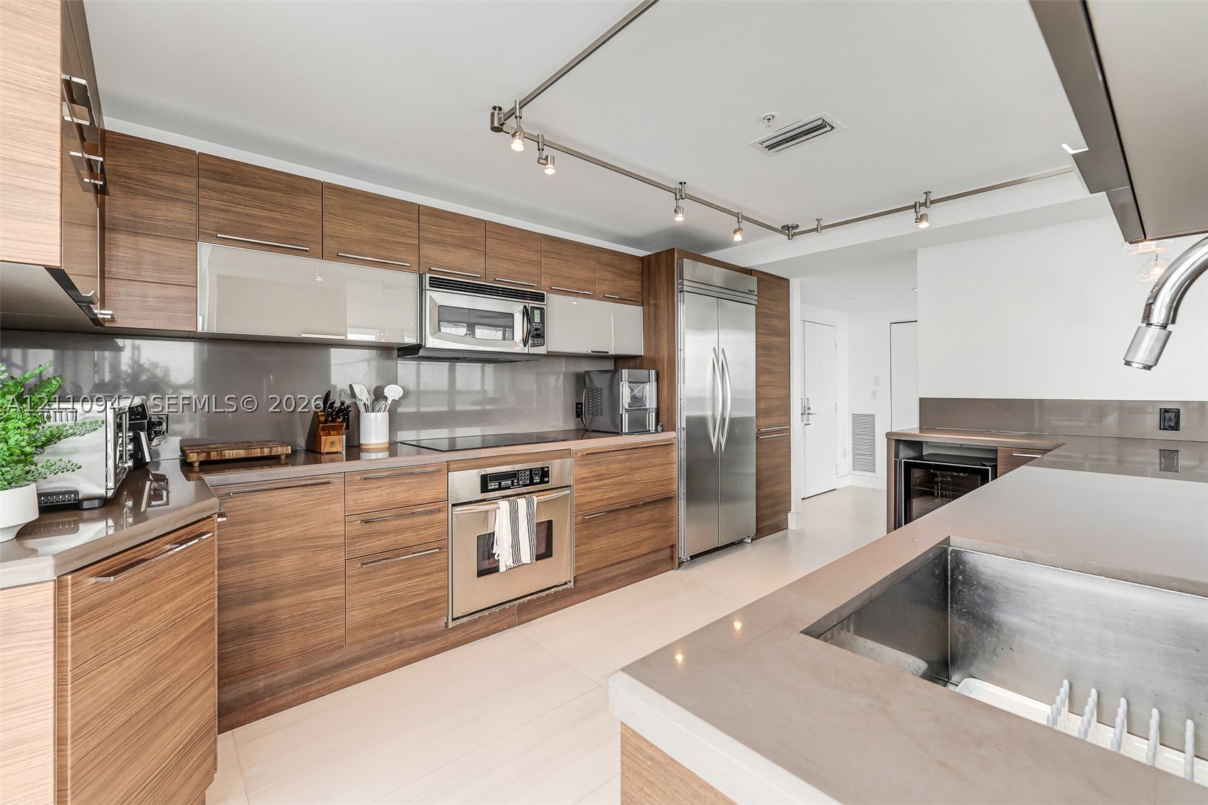 1900 Sunset Harbour Dr PH05