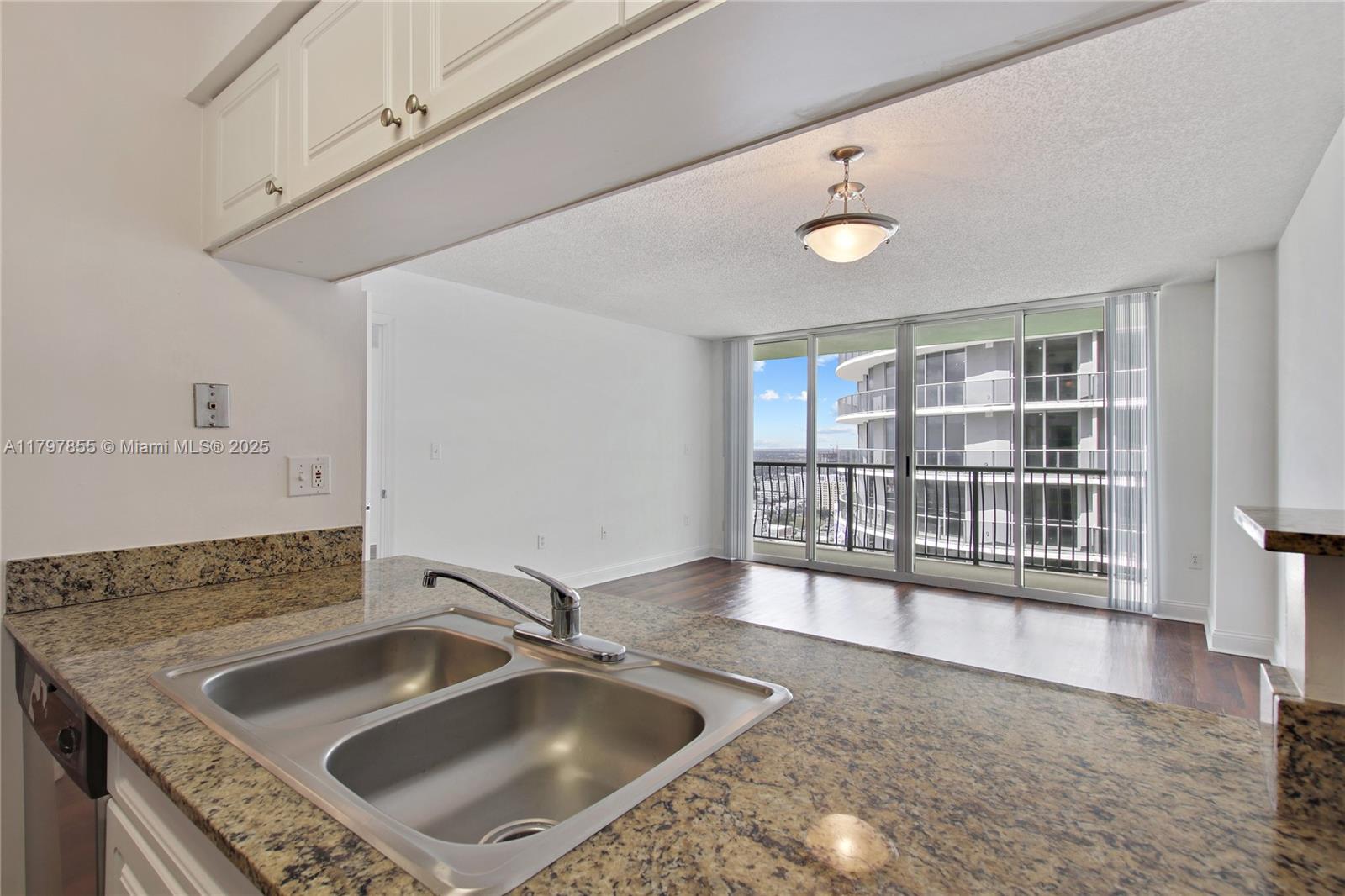 1756 N Bayshore Dr 37J