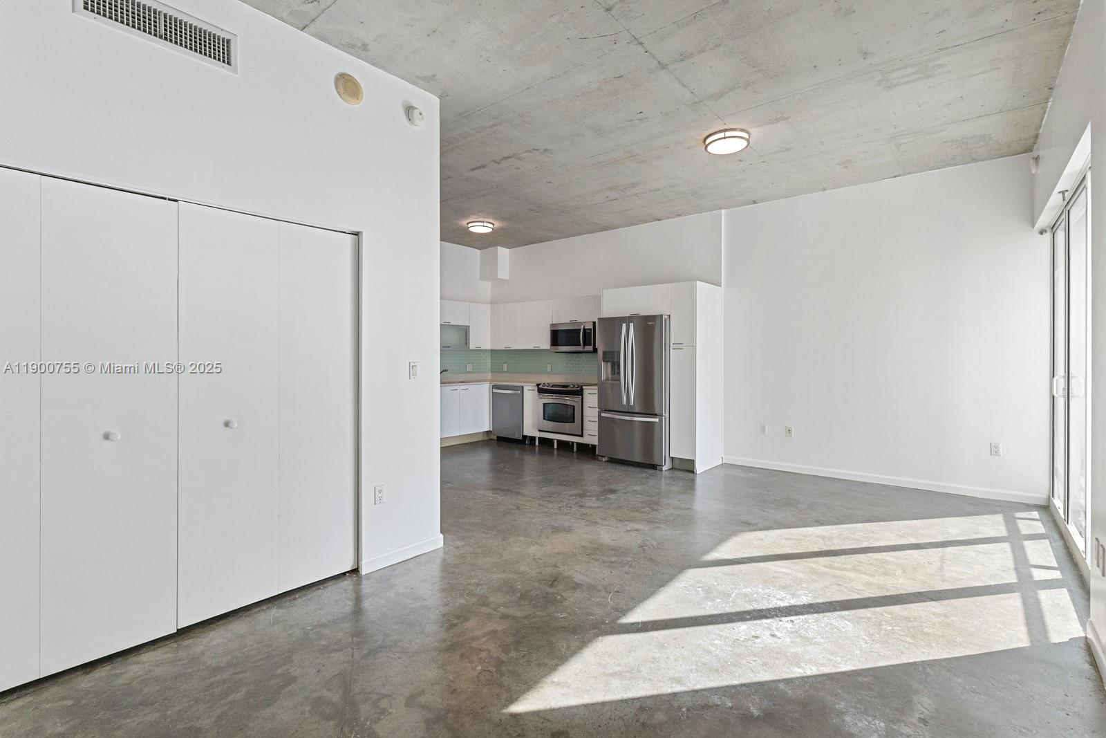 THE LOFT DOWNTOWN II COND - Residential