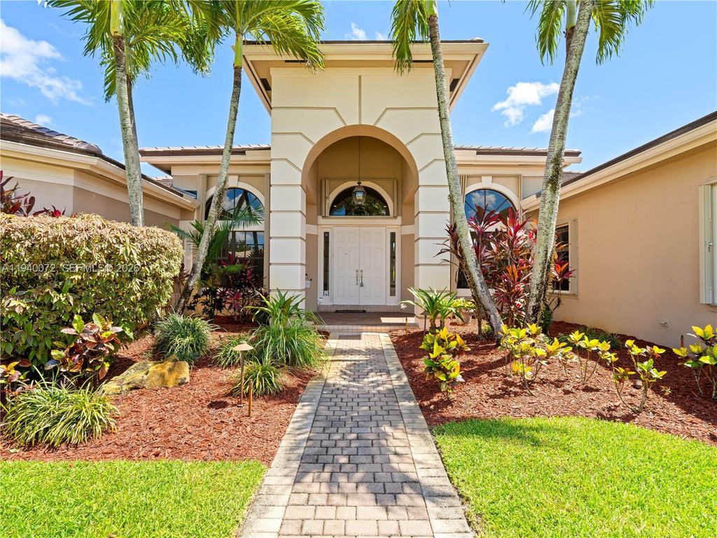 Photo of 15016 SW 35th St, Davie, FL 33331 (MLS # A11940072)