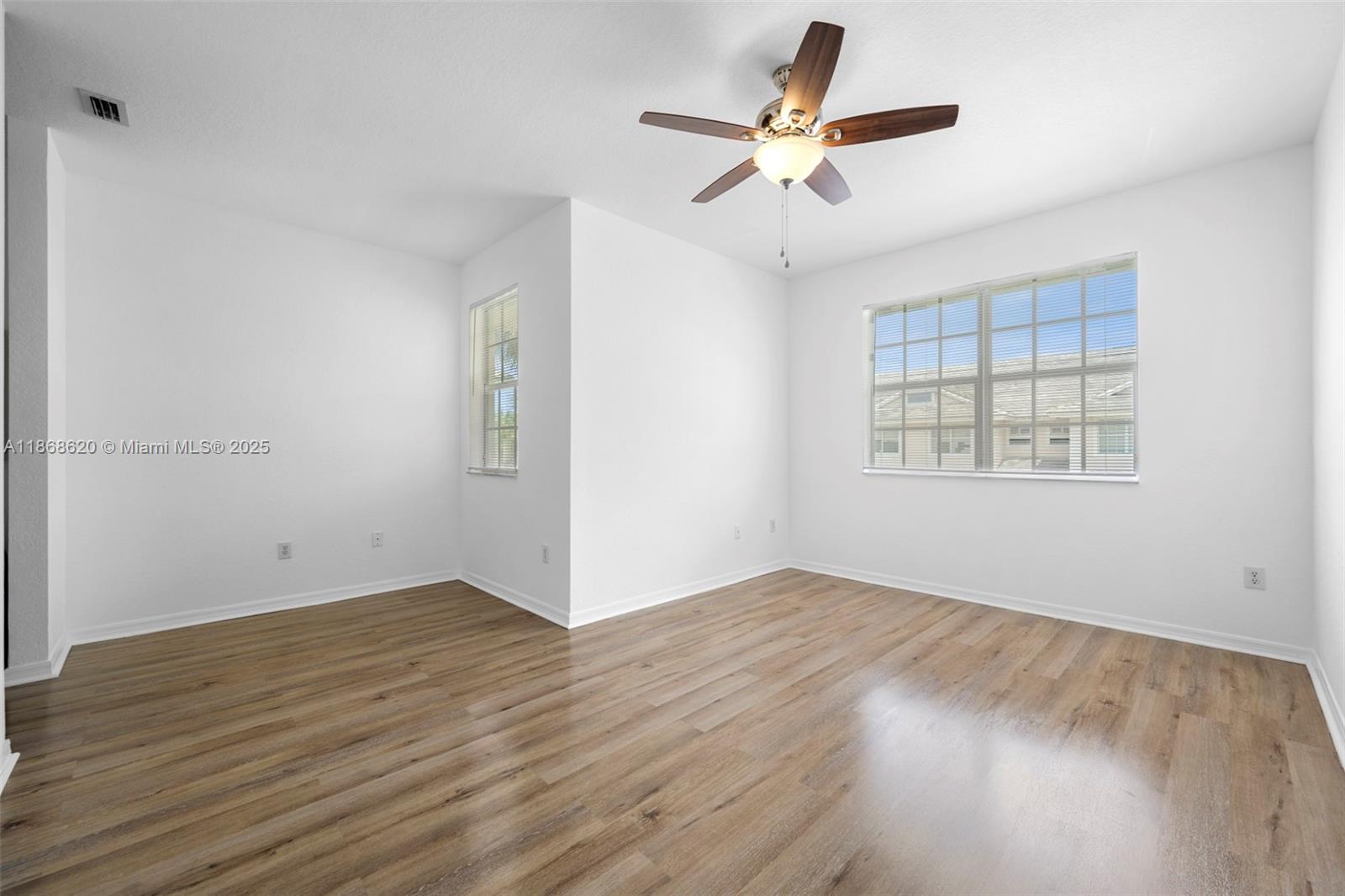 CAMBRIDGE PARK - Residential