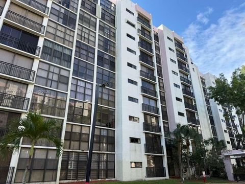 Photo of 17011 N Bay Rd #709, Sunny Isles Beach, FL 33160 (MLS # A11980314)