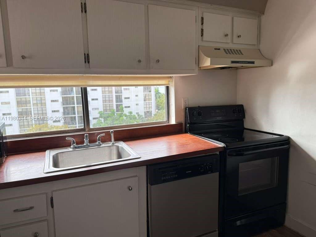 PLAZA OF AMERICAS CONDO P - Residential