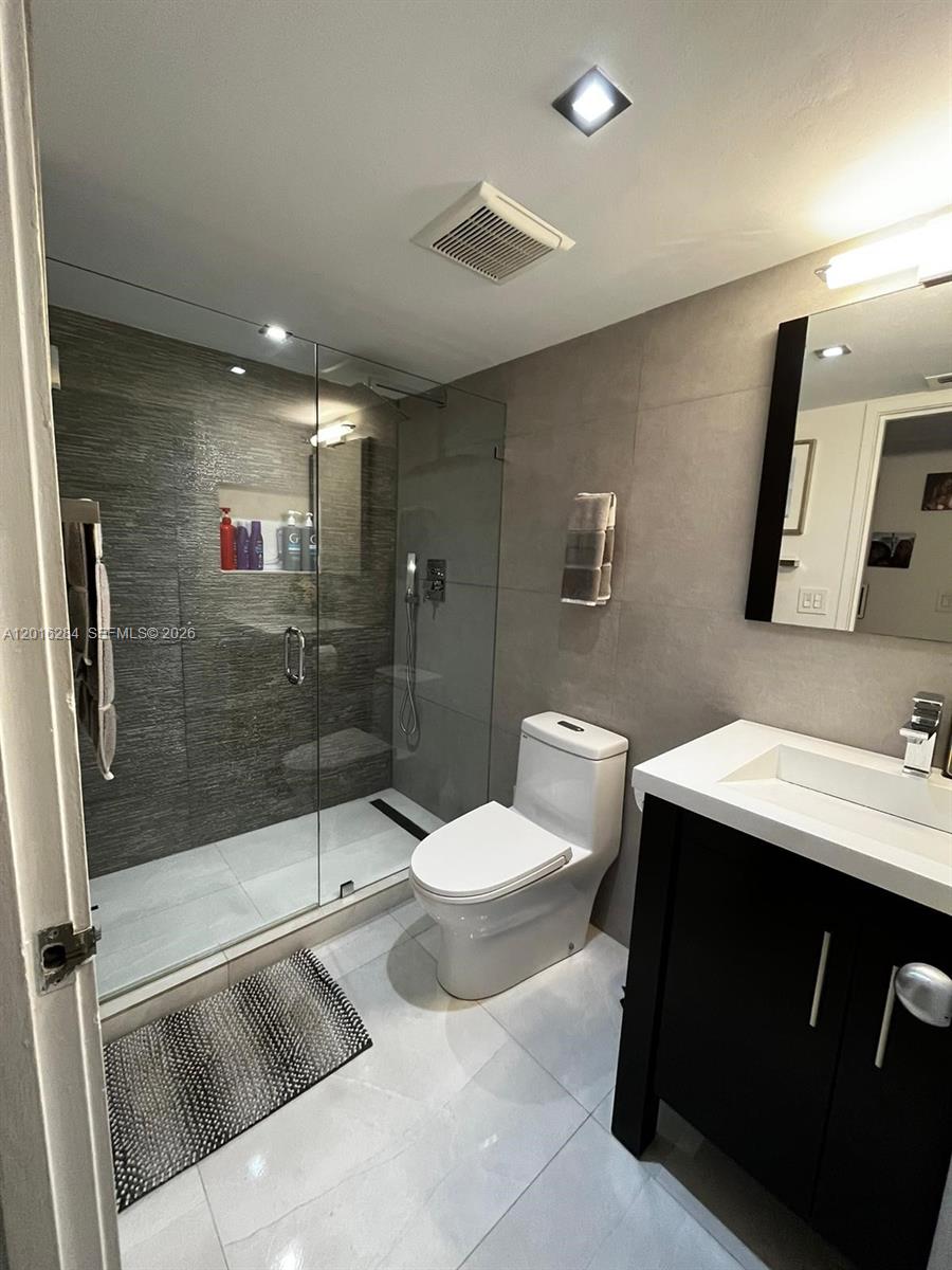 IMPERIAL AT BRICKELL COND - Residential Lease