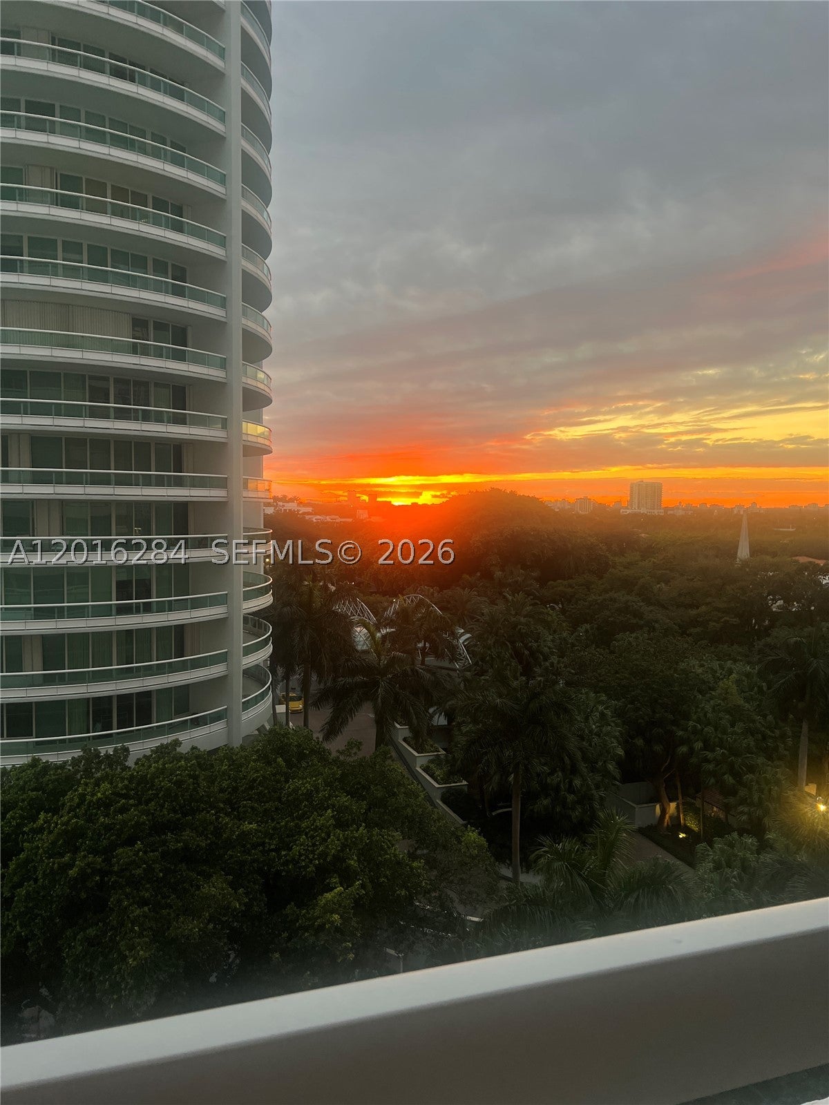 1627 Brickell Ave 1204