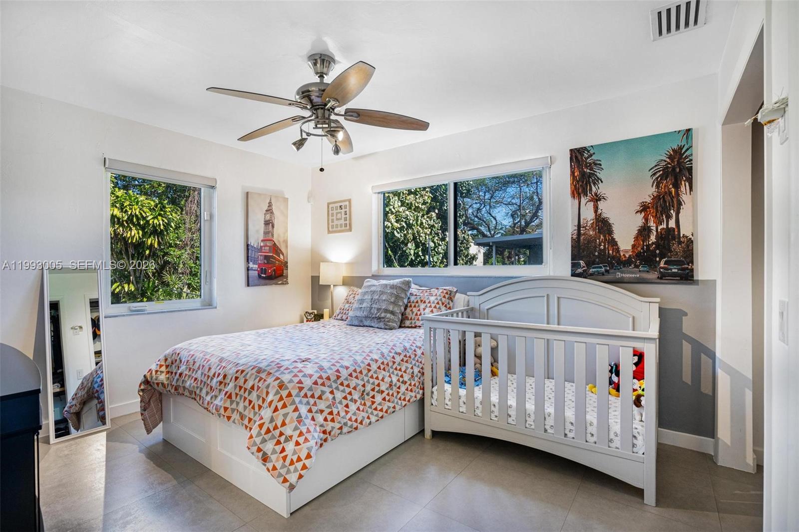 HOLLYWOOD LITTLE RANCHES - Residential