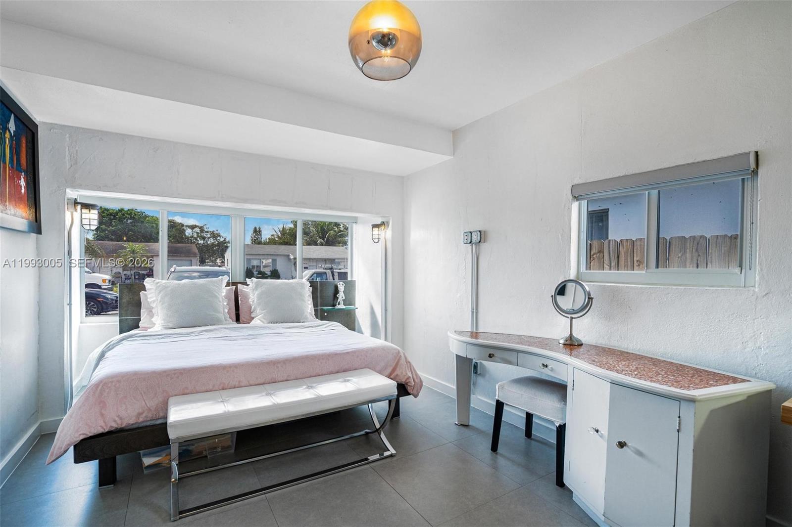 HOLLYWOOD LITTLE RANCHES - Residential