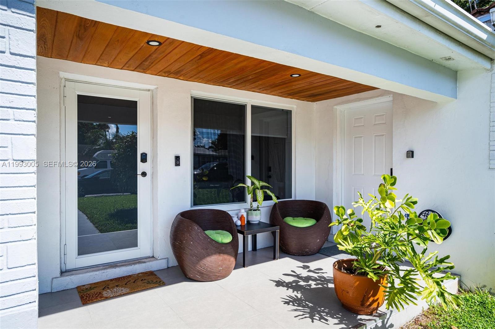 HOLLYWOOD LITTLE RANCHES - Residential