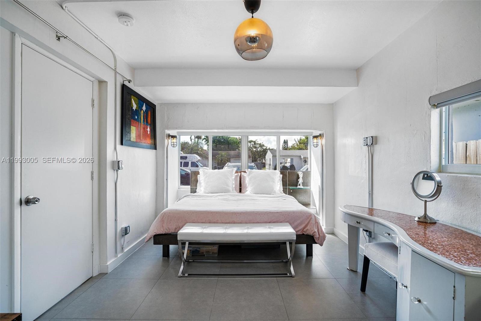 HOLLYWOOD LITTLE RANCHES - Residential