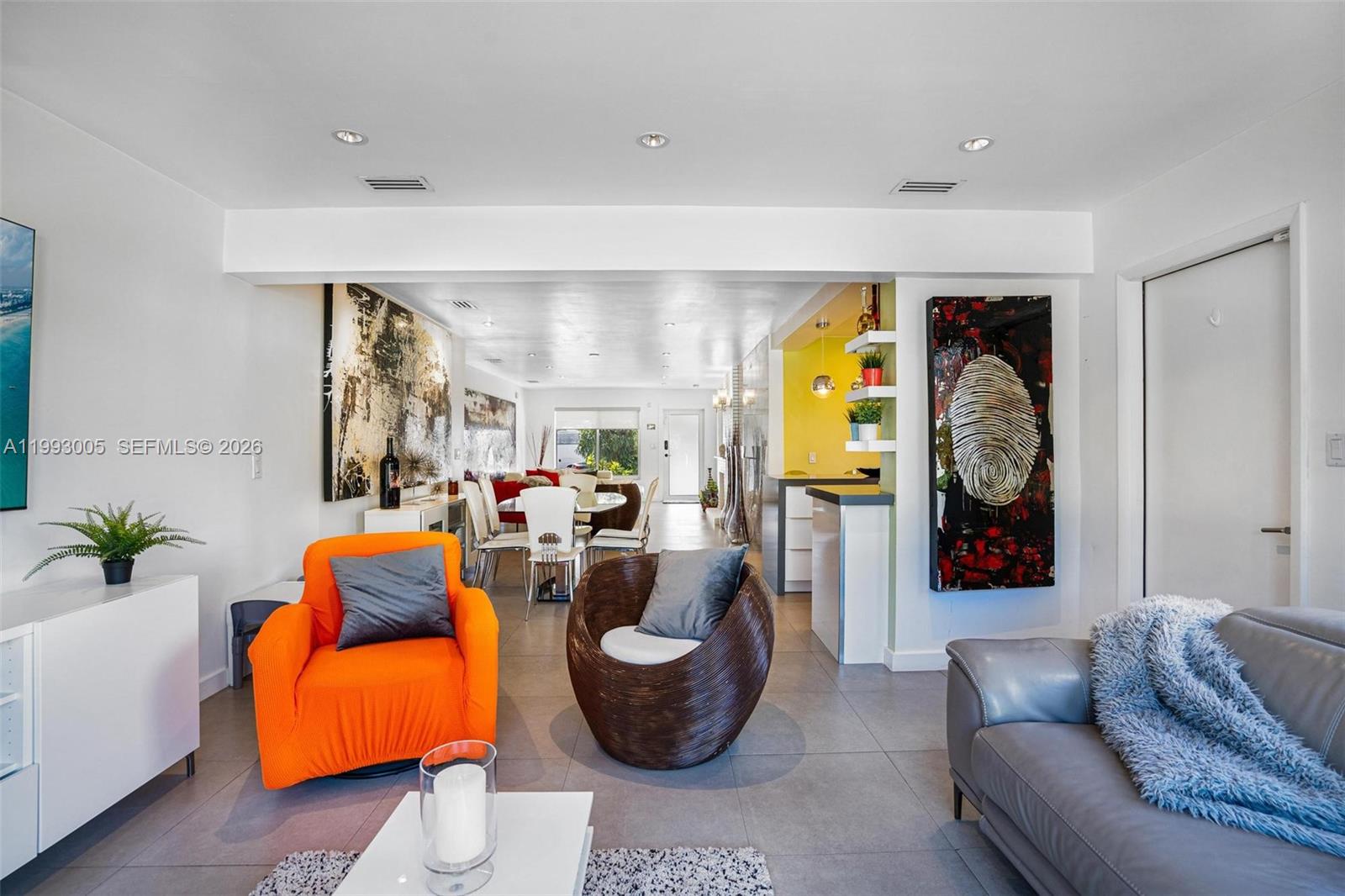 HOLLYWOOD LITTLE RANCHES - Residential