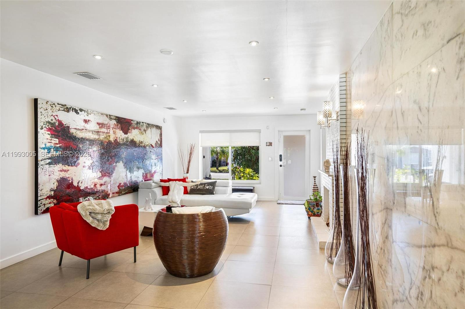 HOLLYWOOD LITTLE RANCHES - Residential