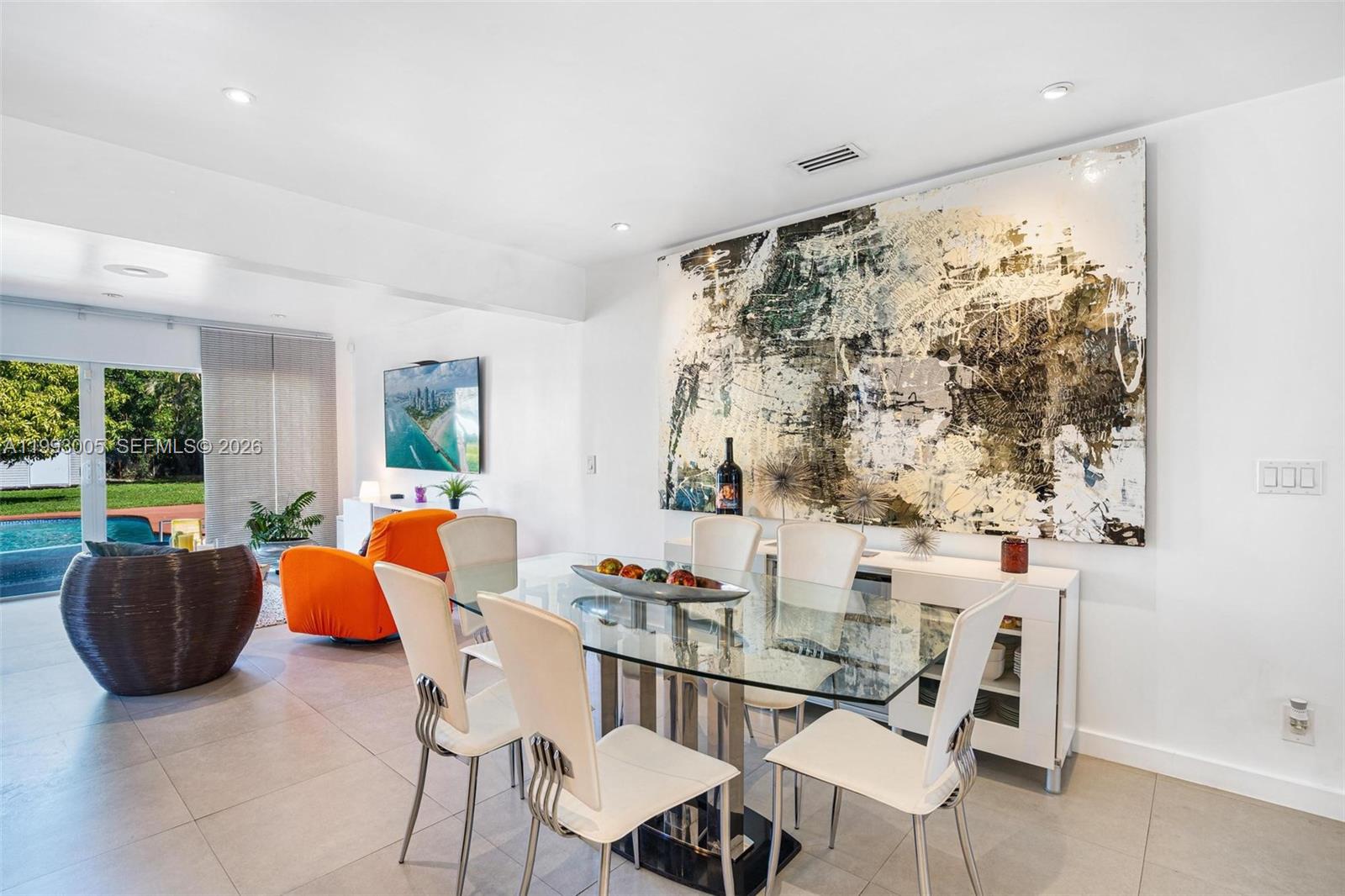 HOLLYWOOD LITTLE RANCHES - Residential