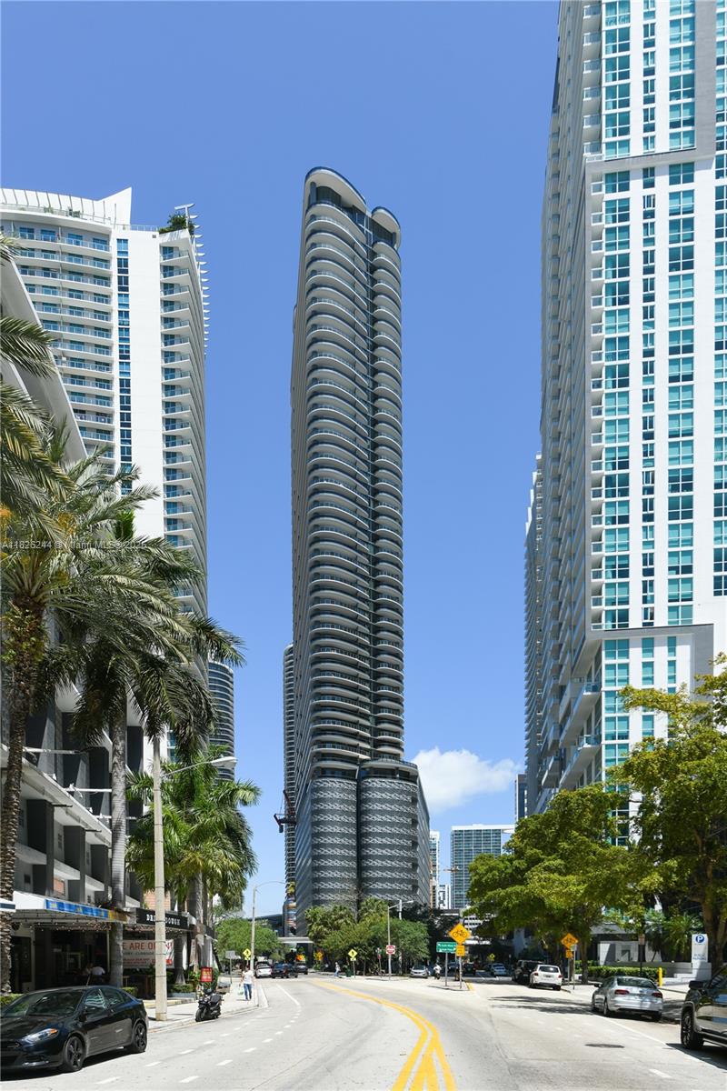 1000 Brickell Plz 3903