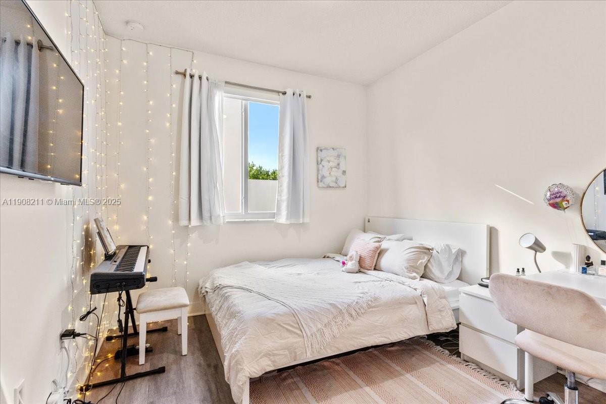 LANDMARK AT DORAL CENTRAL - Residential