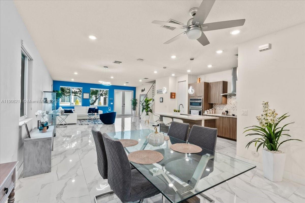 LANDMARK AT DORAL CENTRAL - Residential