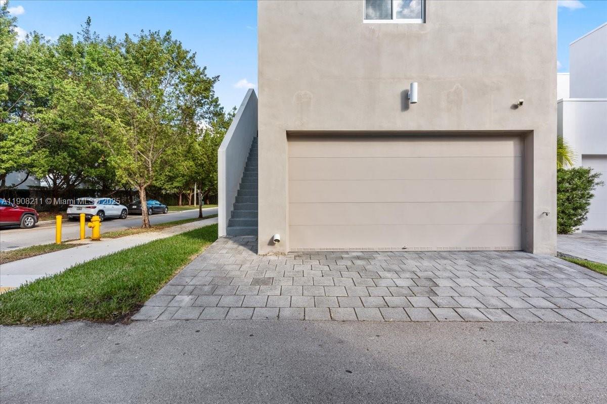 LANDMARK AT DORAL CENTRAL - Residential