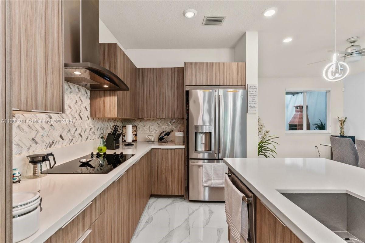 LANDMARK AT DORAL CENTRAL - Residential