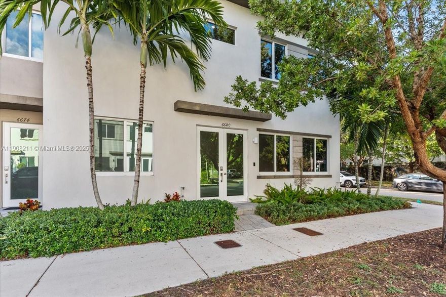 Excellent Investment Opportunity in Landmark Doral!
Discover this stunning and highly upgraded 4-bedroom, 3.5-bath townhouse located in one of Doral’s most sought-after communities. This home offers a perfect blend of style, comfort, and functionality.
Step inside to find high-end tile flooring, modern designer lighting, and beautifully upgraded finishes throughout the first level. The spacious kitchen and living areas flow seamlessly to a custom patio featuring a built-in Brazilian BBQ—ideal for entertaining and outdoor dining.
The second level showcases sleek vinyl flooring and impact-resistant windows for added safety and efficiency. A standout feature of this property is the 4th bedroom with a private entrance and a convenient kitchenette, making it perfect for in-laws, guests, or rental income.
Located in the prestigious Landmark Doral community, residents enjoy resort-style amenities including a luxurious clubhouse, sparkling pool, water park, state-of-the-art gym, tennis courts, community room for events, and picnic areas—offering a truly complete lifestyle.
Don’t miss this exceptional opportunity to own a beautifully upgraded home in a prime location!