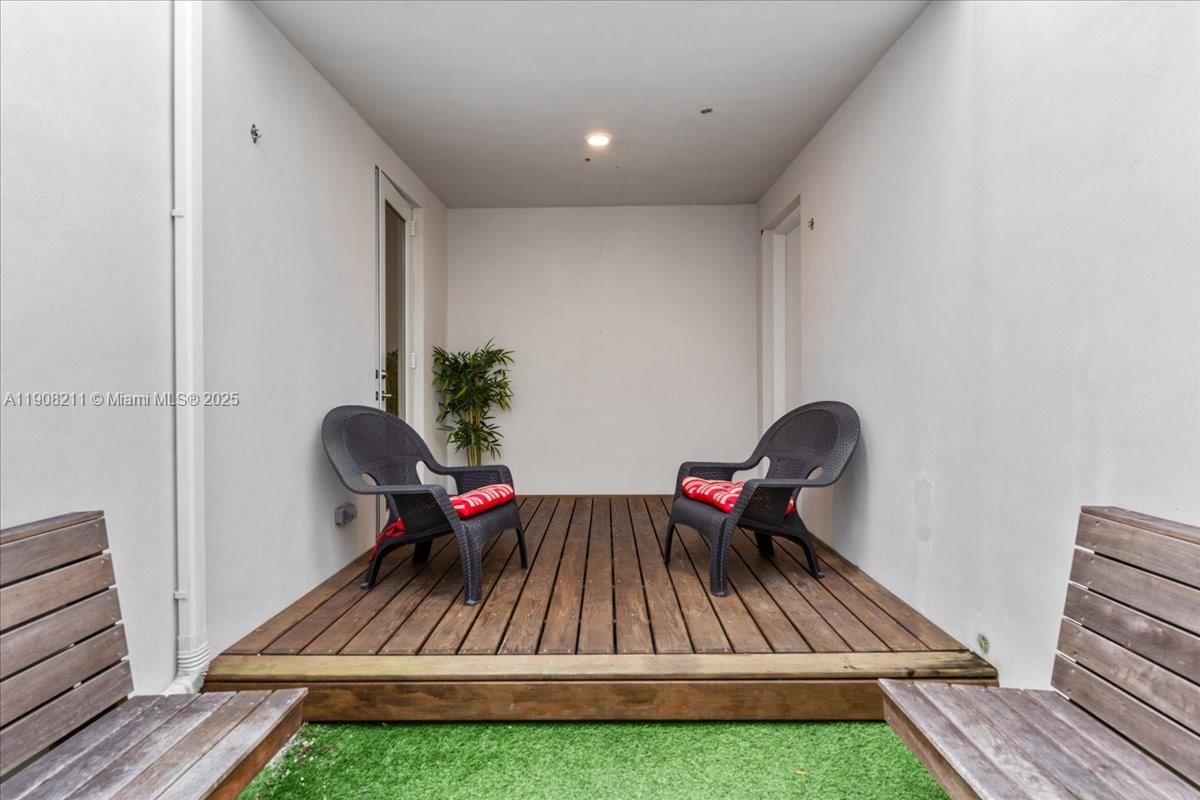 LANDMARK AT DORAL CENTRAL - Residential