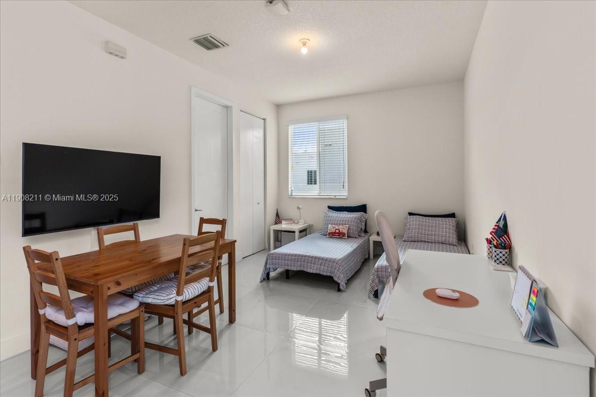 LANDMARK AT DORAL CENTRAL - Residential