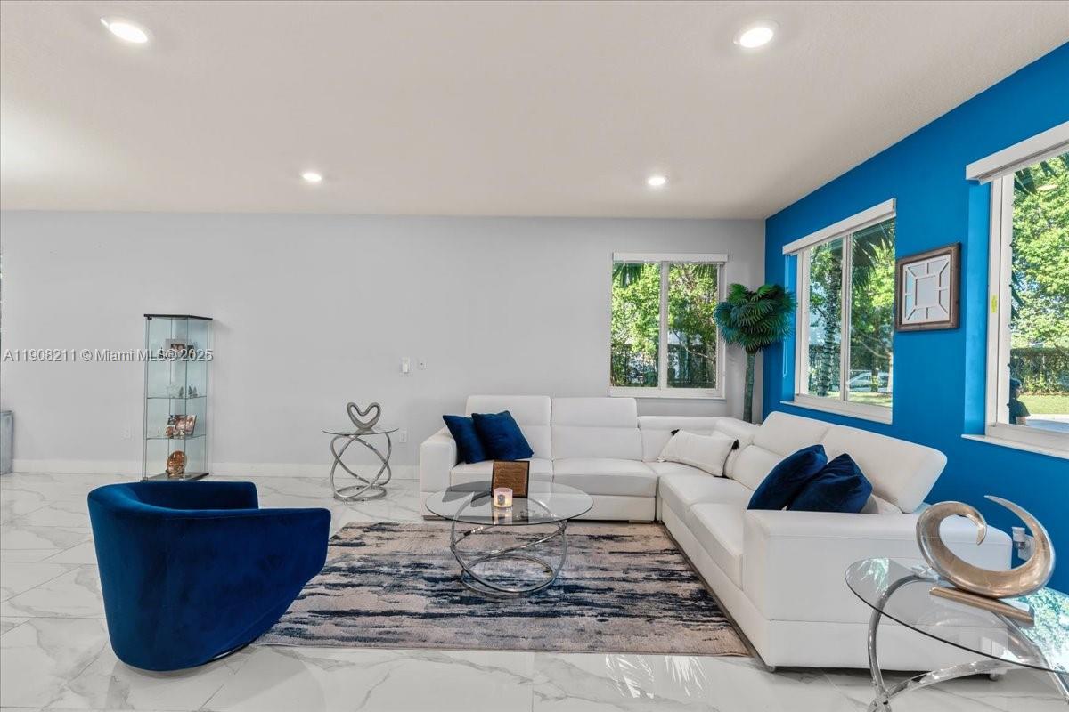 LANDMARK AT DORAL CENTRAL - Residential