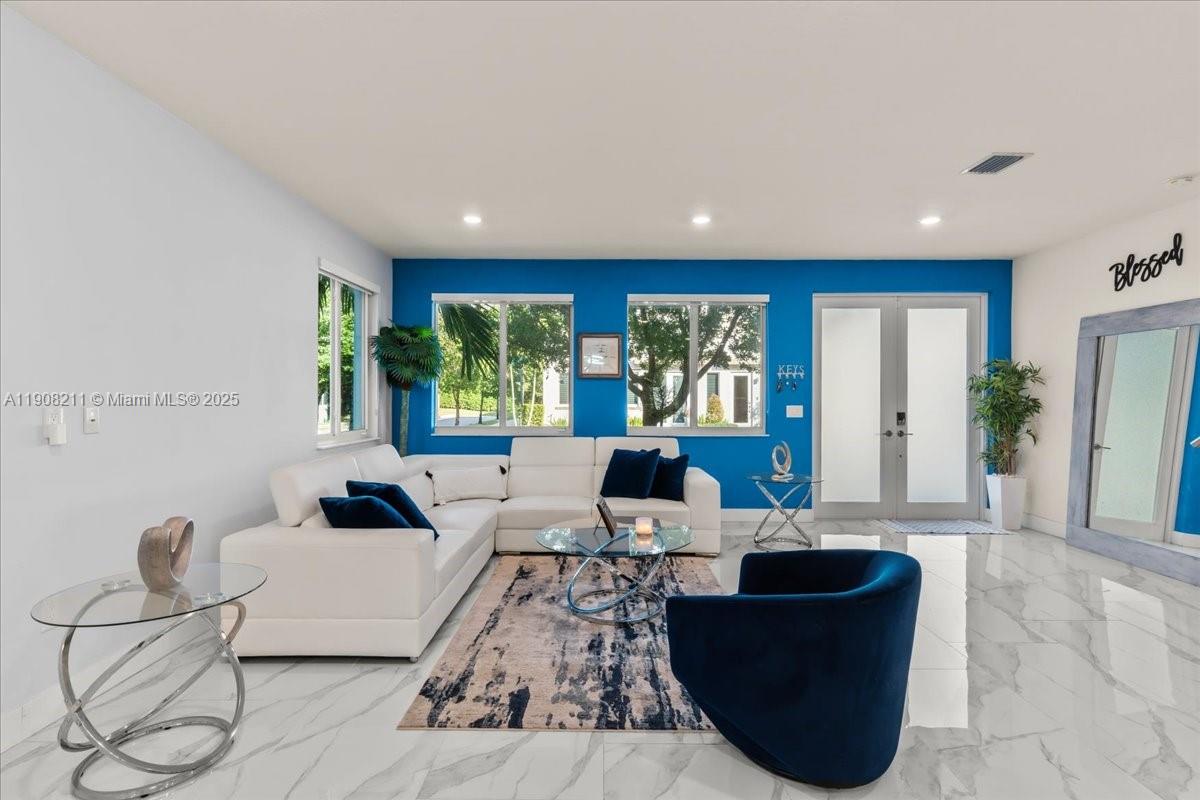 LANDMARK AT DORAL CENTRAL - Residential