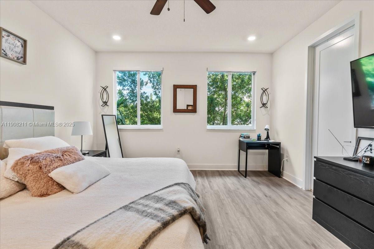 LANDMARK AT DORAL CENTRAL - Residential