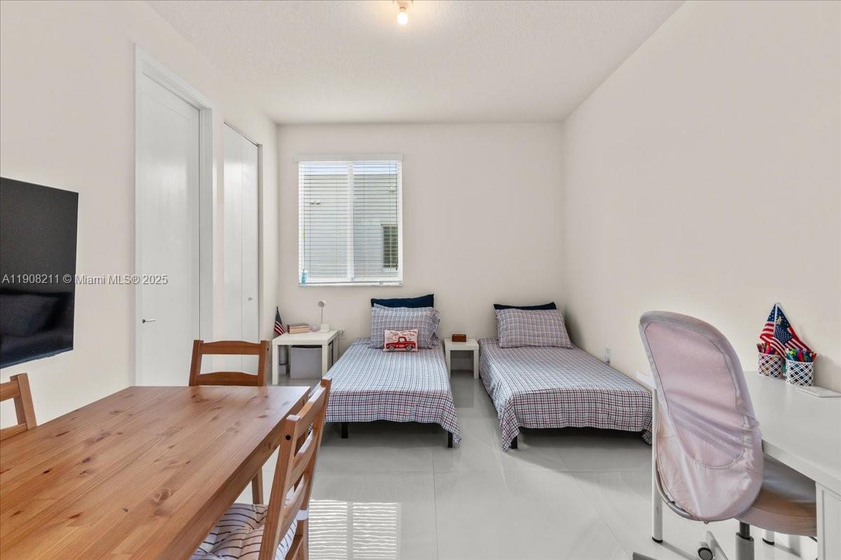 LANDMARK AT DORAL CENTRAL - Residential