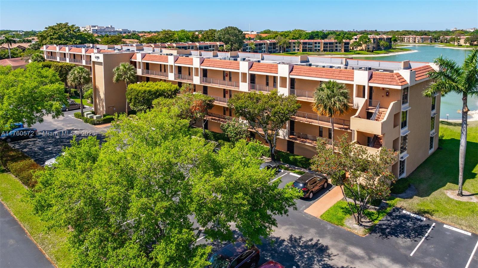 CORAL GATE VII CONDO - Residential