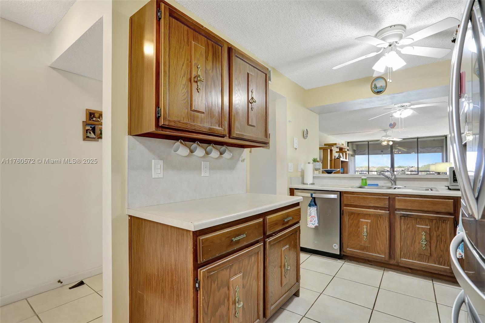 CORAL GATE VII CONDO - Residential