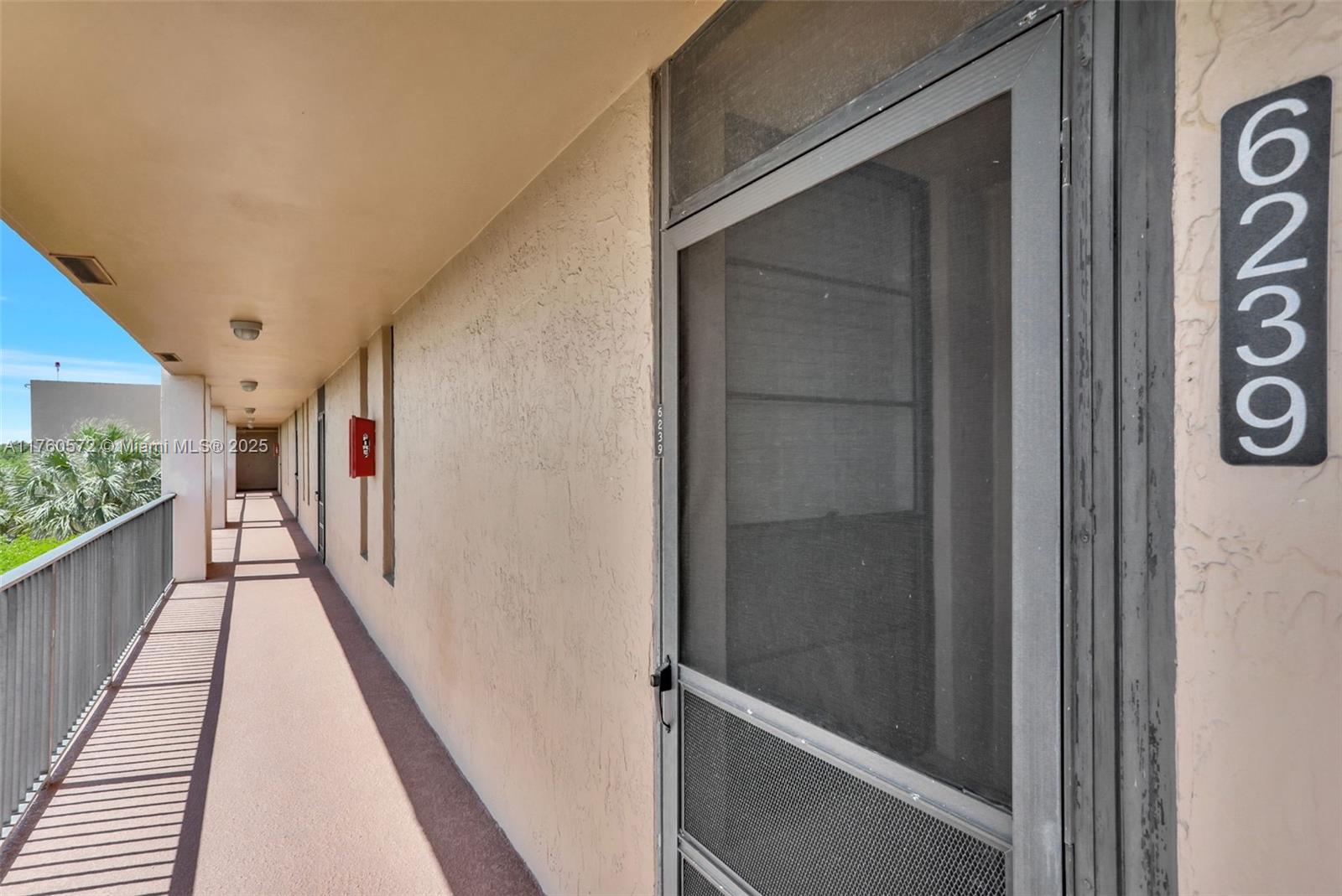 CORAL GATE VII CONDO - Residential