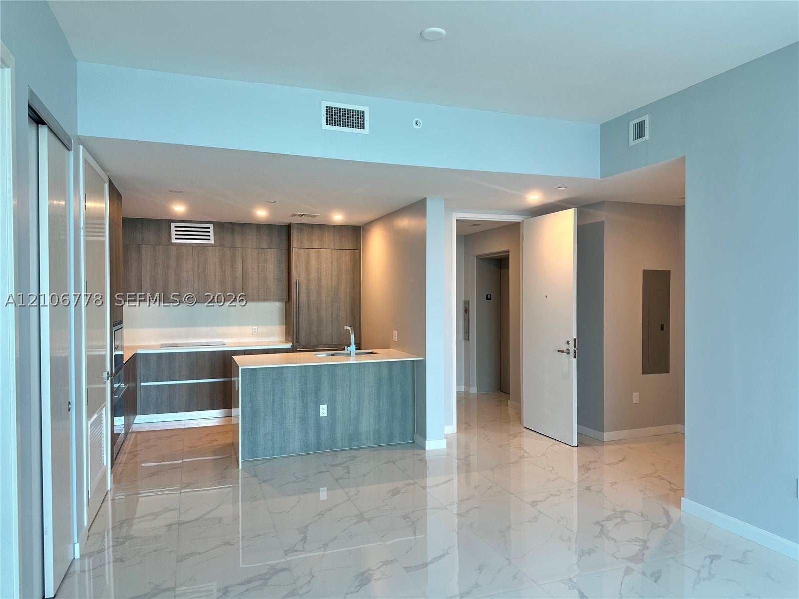17550 Collins Ave 803