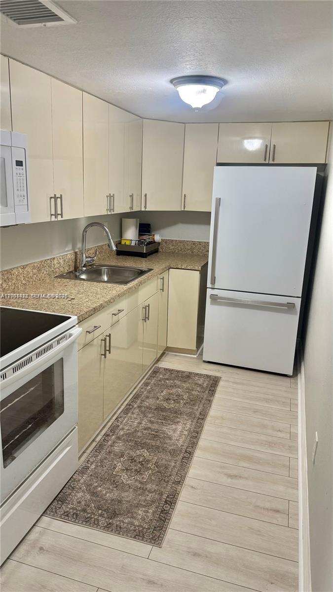 GALLOWAY GARDENS CONDO - Residential Lease