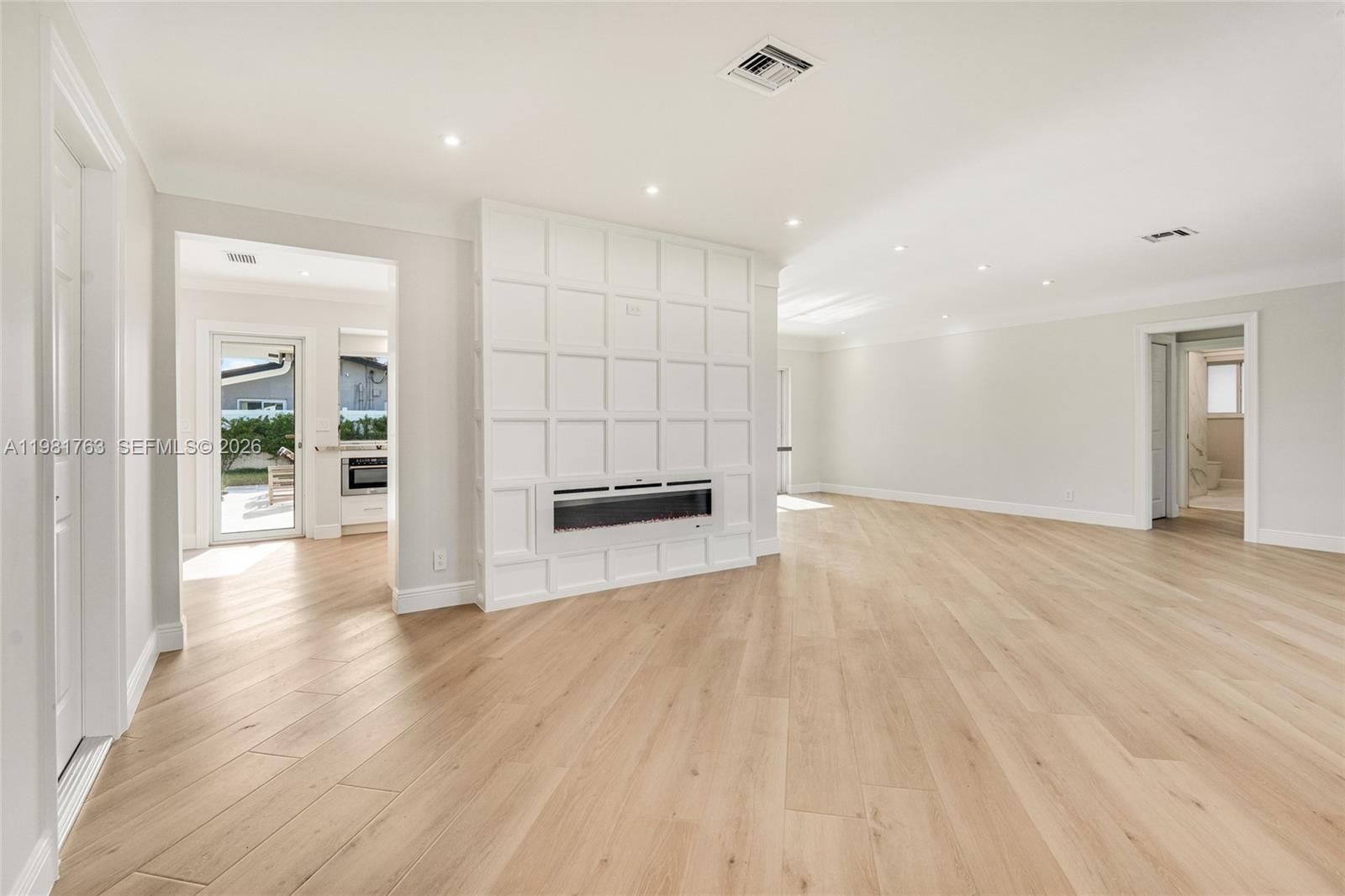 VENETIAN ISLES 3RD SEC - Residential