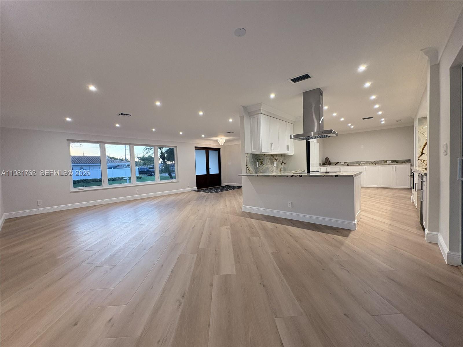 VENETIAN ISLES 3RD SEC - Residential