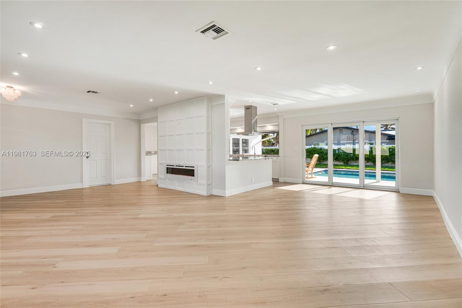 VENETIAN ISLES 3RD SEC - Residential