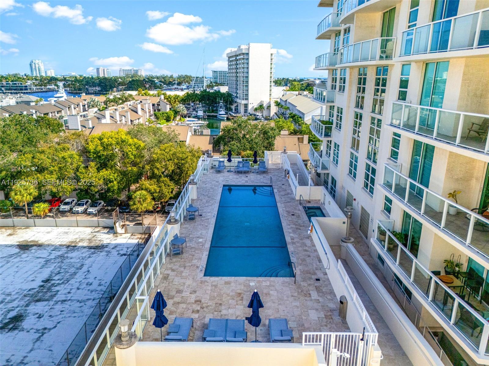 PORT CONDO - Residential