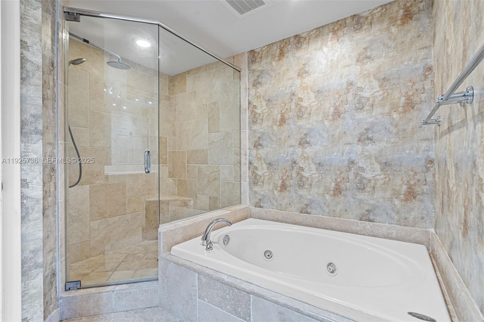 PORT CONDO - Residential