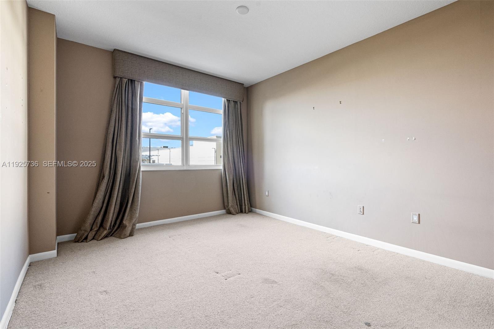 PORT CONDO - Residential