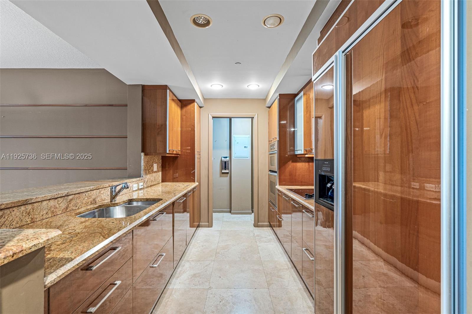 PORT CONDO - Residential