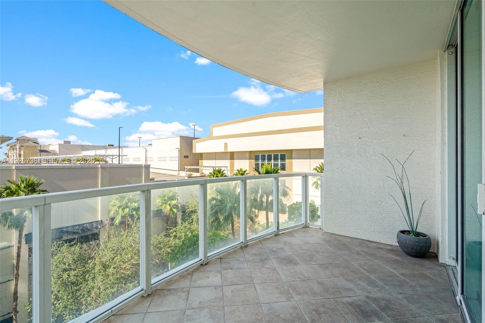 PORT CONDO - Residential