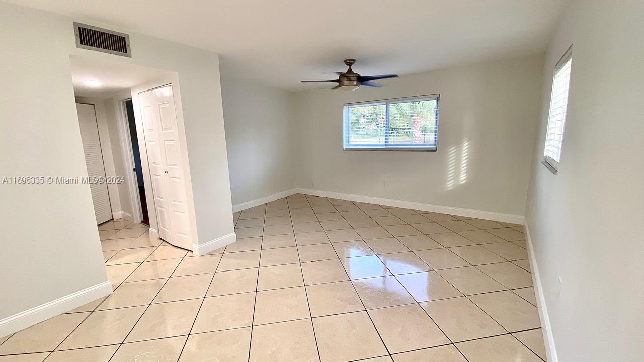 BOCA TOWNE CENTRE CONDO - Residential Lease